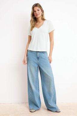 TRENDYOLMILLA Siyah V Yaka Regular/Normal Kal?p Orme T-Shirt TWOSS25TS00196  фото 9