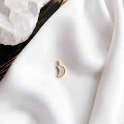 Подвеска перламутровая "Месяц" (1 шт)