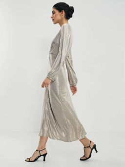 Платье из блестящей ткани с разрезом / Zarina