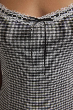 Siyah Ekose / Kareli Baglama Detayl? Mini Fitted/Vucuda Esnek Orme Elbise TWOSS25EL00389 - Trendyolmilla фото 3