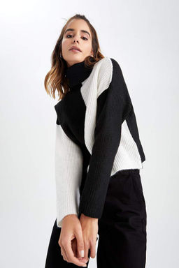 Свитер из ткани Selanik с полуводолазкой свободного кроя - Defacto фото 5