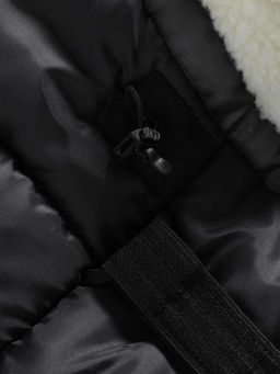 Парка зимняя подростковая для девочки с капюшоном и мехом черного цвета 9536Ch