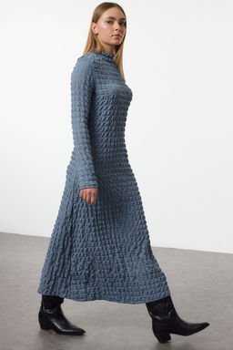 Indigo Duz Dokulu Dik Yaka A-Line Esnek Maxi Orme Elbise TWOAW25EL00197 - Trendyolmilla фото 2