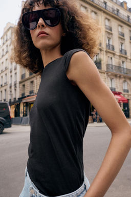 CAMISETA MINIMAL MANGA CORTA / Negro - Zara фото 3