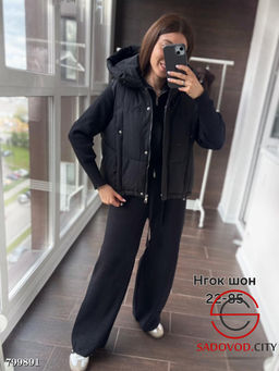 Жилетка женская с капюшоном