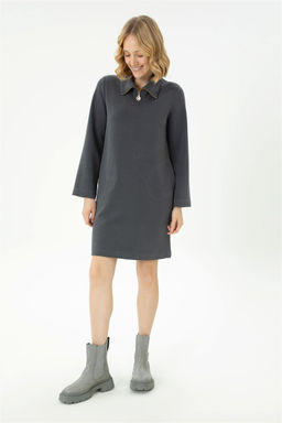 Женское трикотажное платье антрацитового цвета Неожиданная скидка в корзине