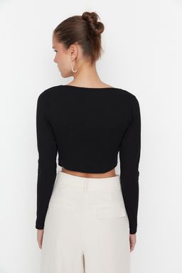 Trendyolmilla Siyah Biye Detayl? Kare Yaka Fitted/Vucuda Oturan Crop Interlok Orme Bluz TWOAW23BZ00151