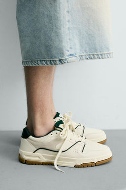 ZAPATILLA ESTILO RETRO / Blanco