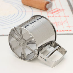 Кружка - сито для просеивания муки Доляна, металл, серебристая