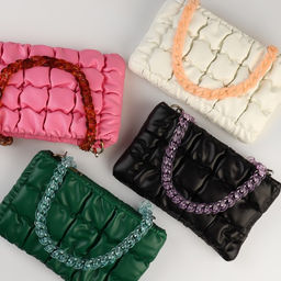 Цепочка для сумки, пластиковая, с карабинами, 23×17 мм, 68 см, цвет абрикосовый, серебряный