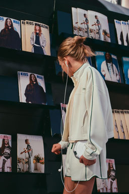 SUDADERA RIB CREMALLERA VIVOS CONTRASTE / Crudo claro