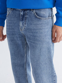 700 Straight Fit Erkek Jean Pantolon