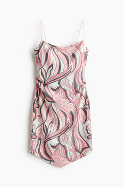 Vestido de tirantes con lazada