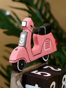 Календарь настольный Мопед дерево 11х5х14 см, розовый - Simaland фото 5