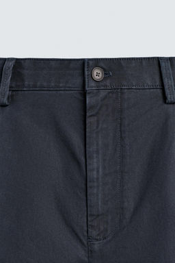BERMUDA REGULAR FIT PLIEGUES / Marino