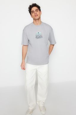 TRENDYOL MAN Kahverengi Oversize/Genis Kesim Manzara-Yaz? Bask?l? %100 Pamuklu T-Shirt TMNSS23TS00206 - Trendyolmilla фото 3