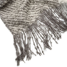 Палантин классической расцветки с бахромой