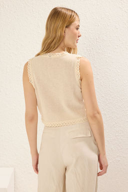 TRENDYOLMILLA Ekru Regular V Yaka Pamuklu Regular Bluz TWOSS25YE00095  фото 4