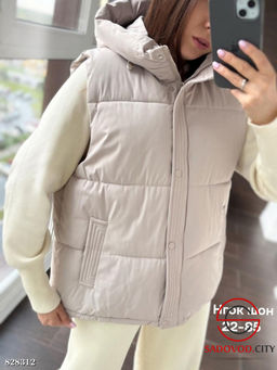 Жилетка женская с капюшоном