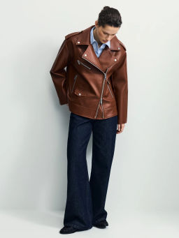 Куртка-косуха прямого силуэта из искусственной кожи / Zarina  фото 5