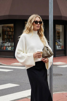 Ekru Genis Kal?p Ispanyol Kol Triko Kazak TWOAW23KZ01838