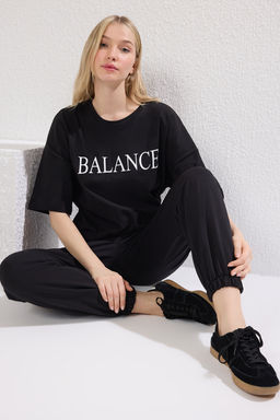 Siyah Slogan Bask?l? Orme T-shirt Pantolon Alt-Ust Tak?m TWOSS25AU00098