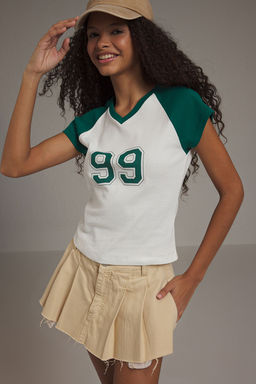 Zumrut Yesili Renk Bloklu Slogan Bask?l? Fitted/Vucuda Oturan Orme T-Shirt TWOSS25TS00096