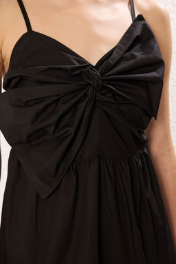 Siyah Etegi Belden Ac?lan Fiyonklu Poplin Midi Dokuma Elbise TWOSS25EL00052 - Trendyolmilla фото 4