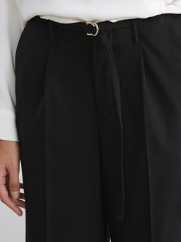 Beli Kemerli Geni? Pa?a Kad?n Pileli Pantolon