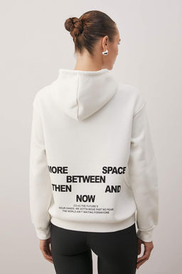 Ekru Kal?n Ici Polarl? Kapusonlu On ve Arka Bask?l? Orme Sweatshirt TWOAW26SW00241 - Trendyolmilla фото 5