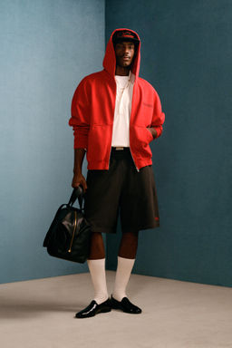 BERMUDA JOGGER BORDADO WILLY CHAVARRIA X ZARA / Negro