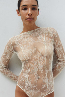 BODY ENCAJE / Crudo