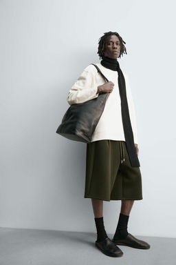 PLEATED NEOPRENE-EFFECT LONG BERMUDA SHORTS - Zara фото 5