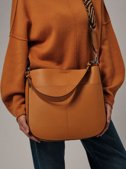 Сумка кожаная на плечо Azaro 30868 оранжевый карандаш