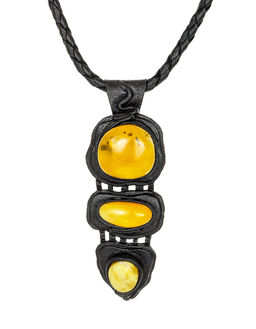 Тройное колье из кожи Амазонка с медовым янтарём