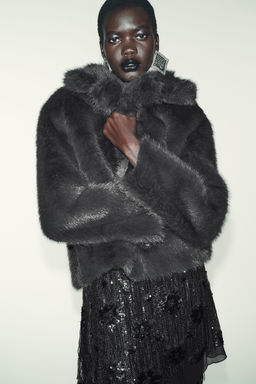 REVERSIBLE FAUX FUR SHORT COAT - Zara фото 3