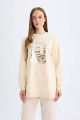 Толстовка-туника с принтом и круглым вырезом стандартного кроя