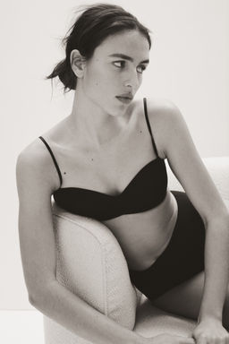 Sujetador bandeau de microfibra con acolchado - H&m фото 6
