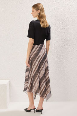 TRENDYOLMILLA Siyah Ekose Desenli Tul Dantel detayl? Esnek Etek TWOSS25ET00067 фото 4