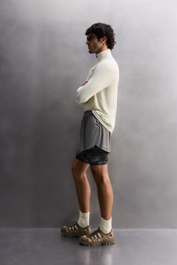 TECHNICAL QUARTER-ZIP T-SHIRT