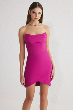 TRENDYOLMILLA Siyah Vucuda Oturan Straplez Dokuma K?sa S?k Elbise TPRSS25EL00192 фото 6