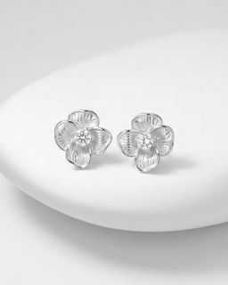 Стильные серьги