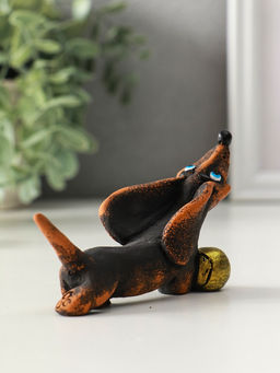 Фигура "Такса с мячом" 4.5х9х4.3 см