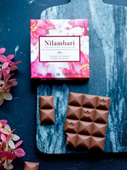 Шоколад Nilambari белый на кешью Ягода-малина