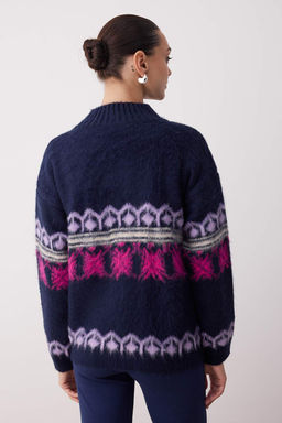 Lacivert Etnik Desenli Tuylu/Sardonlu Genis Kal?p Triko H?rka TWOAW26HI00161