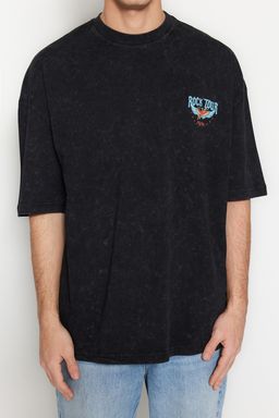 TRENDYOL MAN Siyah Oversize/Genis Kesim Eskitme/Soluk Efektli Rock Bask? %100 Pamuklu T-Shirt TMNSS23TS00231 - Trendyolmilla фото 4