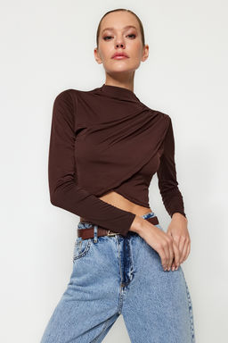 Trendyolmilla Bordo Dik Yaka Drapeli Crop Bluz TWOAW24BZ00164