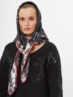 Платок жен. шелк 105х105 E04-8496-01