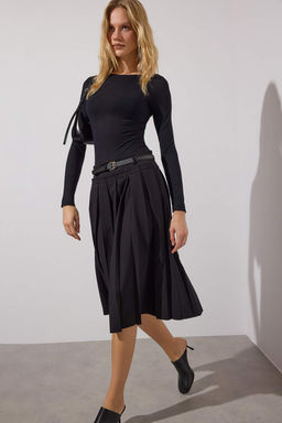 Siyah Limited Edition Pilili Kemerli Midi Etek TWOAW26ET00062