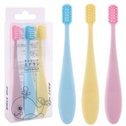 Набор детских щеток с ультрамягкой щетиной Dolphin (3 шт.) 3-6 ЛЕТ